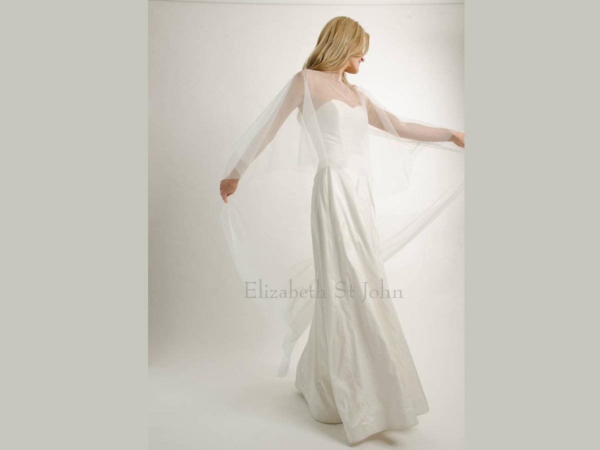 Sweep length Hi-Lo Bridal Cape